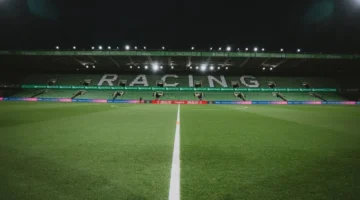 تأخر 15 دقيقة.. سبب مفاجئ وراء كواليس انطلاق مباراة برشلونة وراسينغ